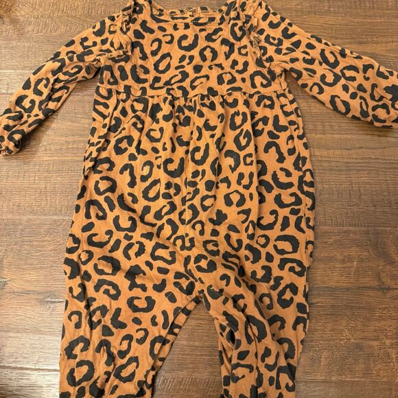 Old Navy Other - Old Navy Leopard Romper 6–12 Months Baby Girl